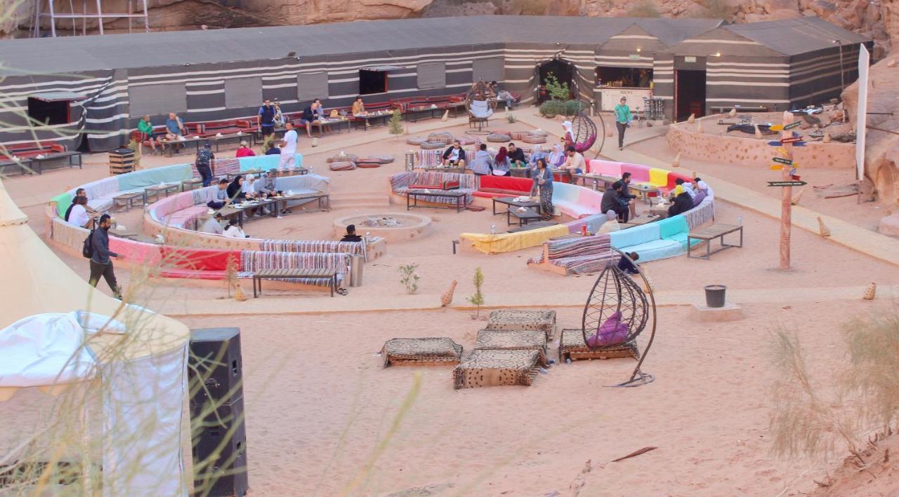 Hôtel Aladdin Camp à Wadi Rum Extérieur photo
