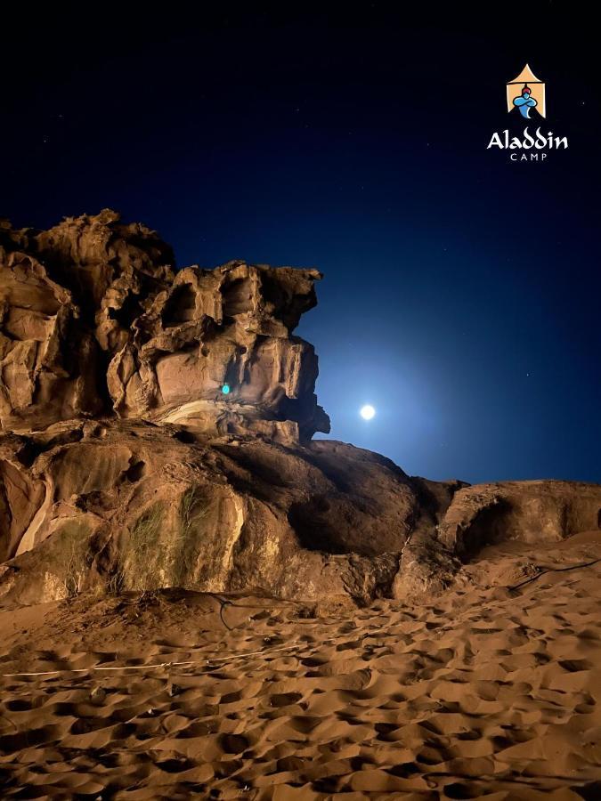 Hôtel Aladdin Camp à Wadi Rum Extérieur photo
